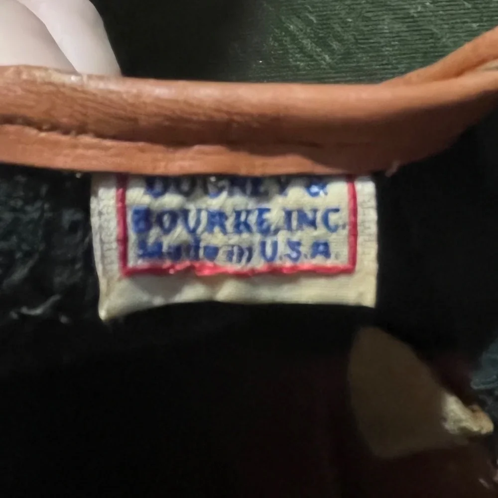 Vintage Dooney & Bourke  All Weather Black Tan Pebbled Lg Carrier Messenger‎